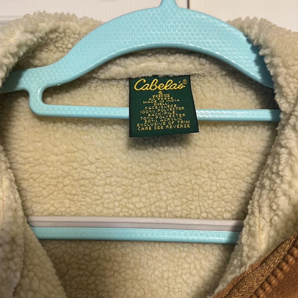 Cabelas Faux Suede Fully Lined Insulated Coat with 2 Front and inside Pockets - Picture 2 of 2